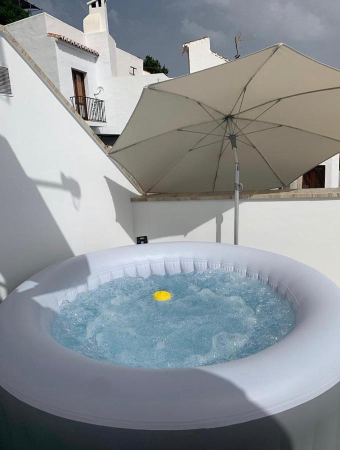 Cerezo'S House - Terrace & Jacuzzi Villa Frigiliana Luaran gambar